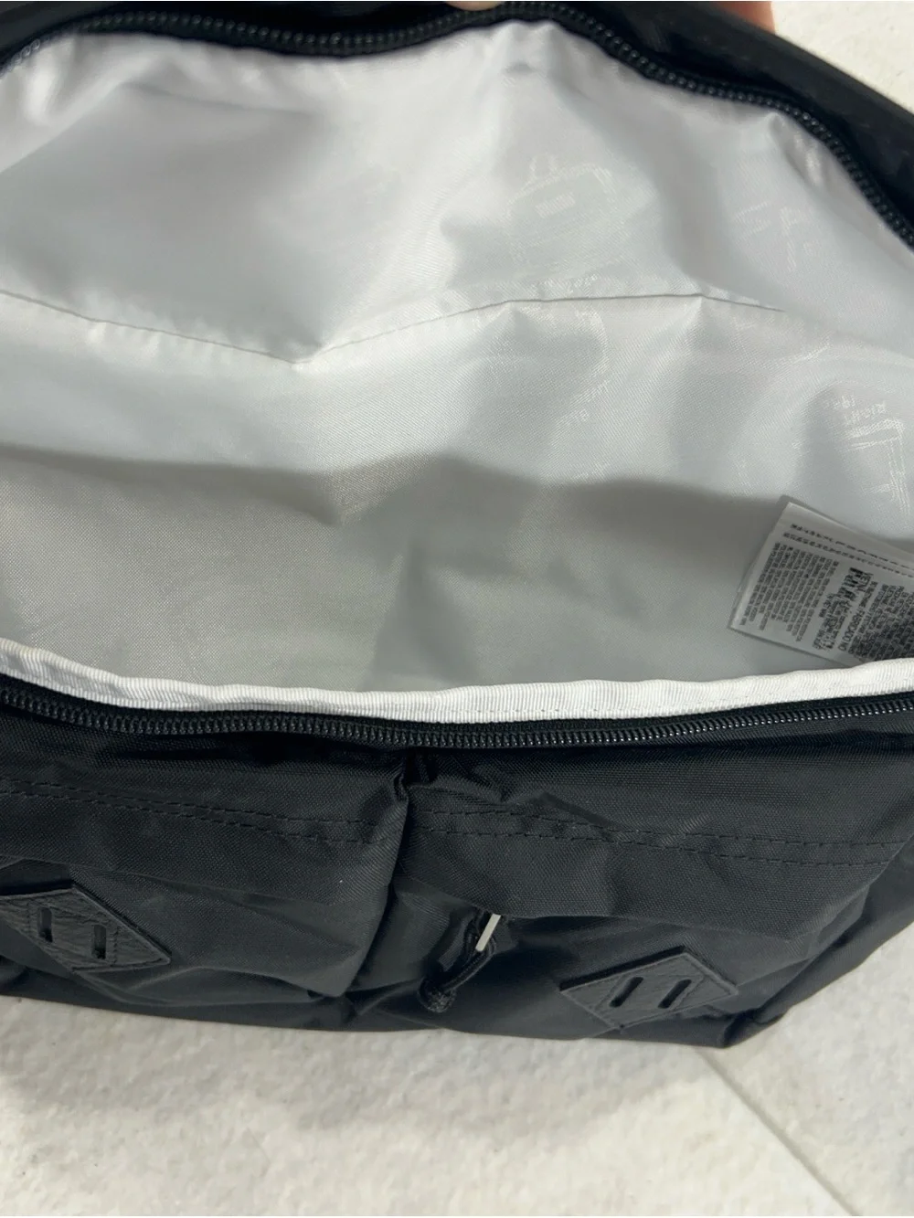 JanSport Larimer Crossbody Bag Black NWT Messenger Shoulder Bag JS0A4QV5008